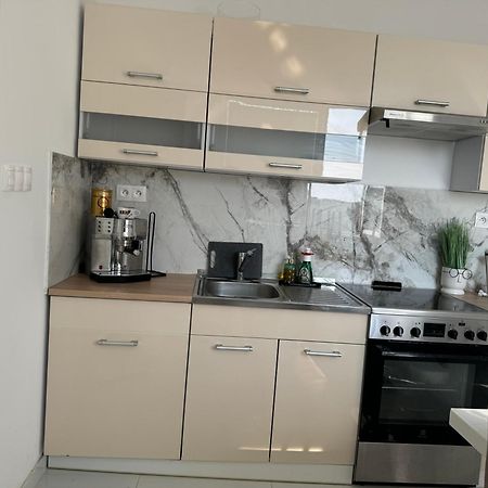 Peti Apartman Centrum Galánta Kültér fotó