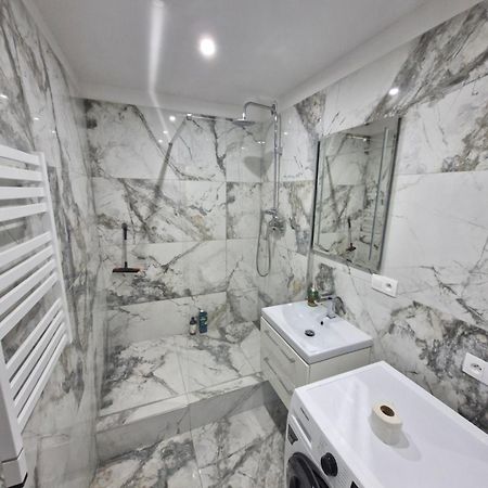 Peti Apartman Centrum Galánta Kültér fotó