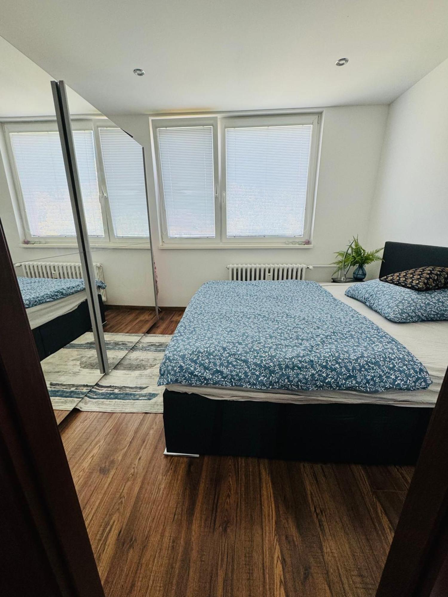 Peti Apartman Centrum Galánta Kültér fotó