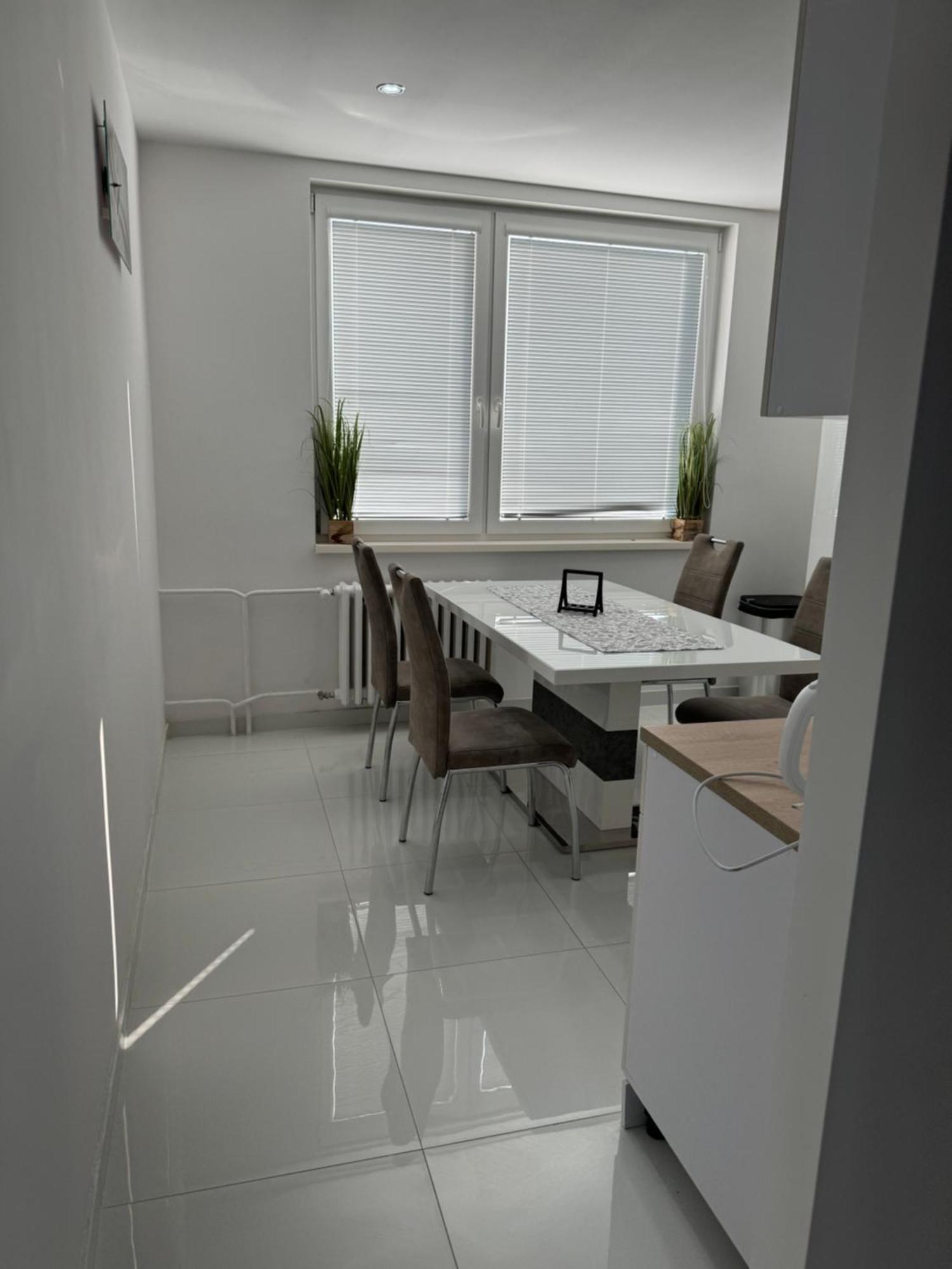 Peti Apartman Centrum Galánta Kültér fotó