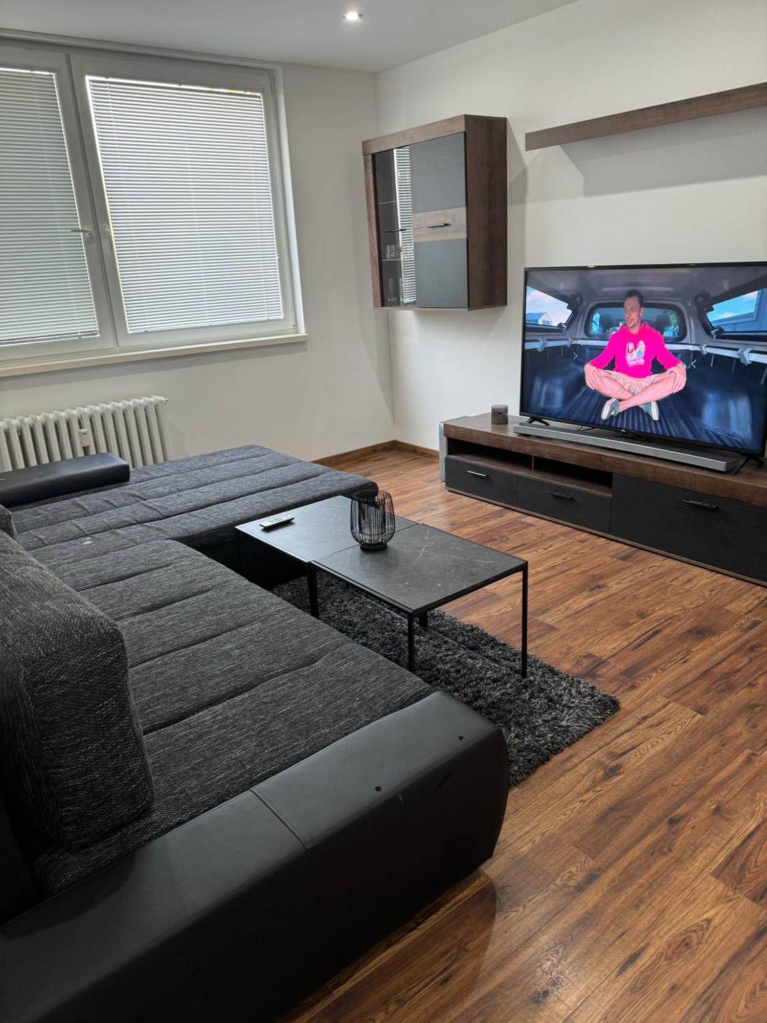 Peti Apartman Centrum Galánta Kültér fotó