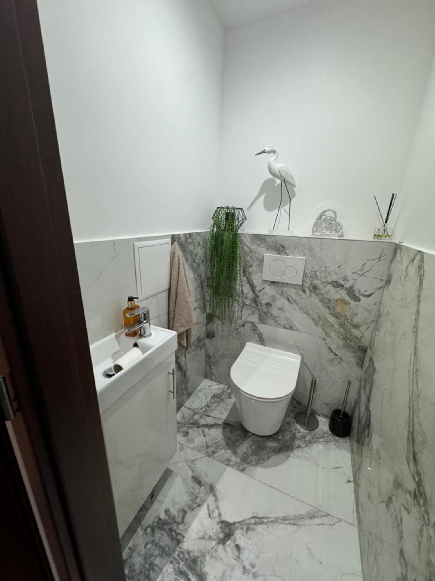 Peti Apartman Centrum Galánta Kültér fotó