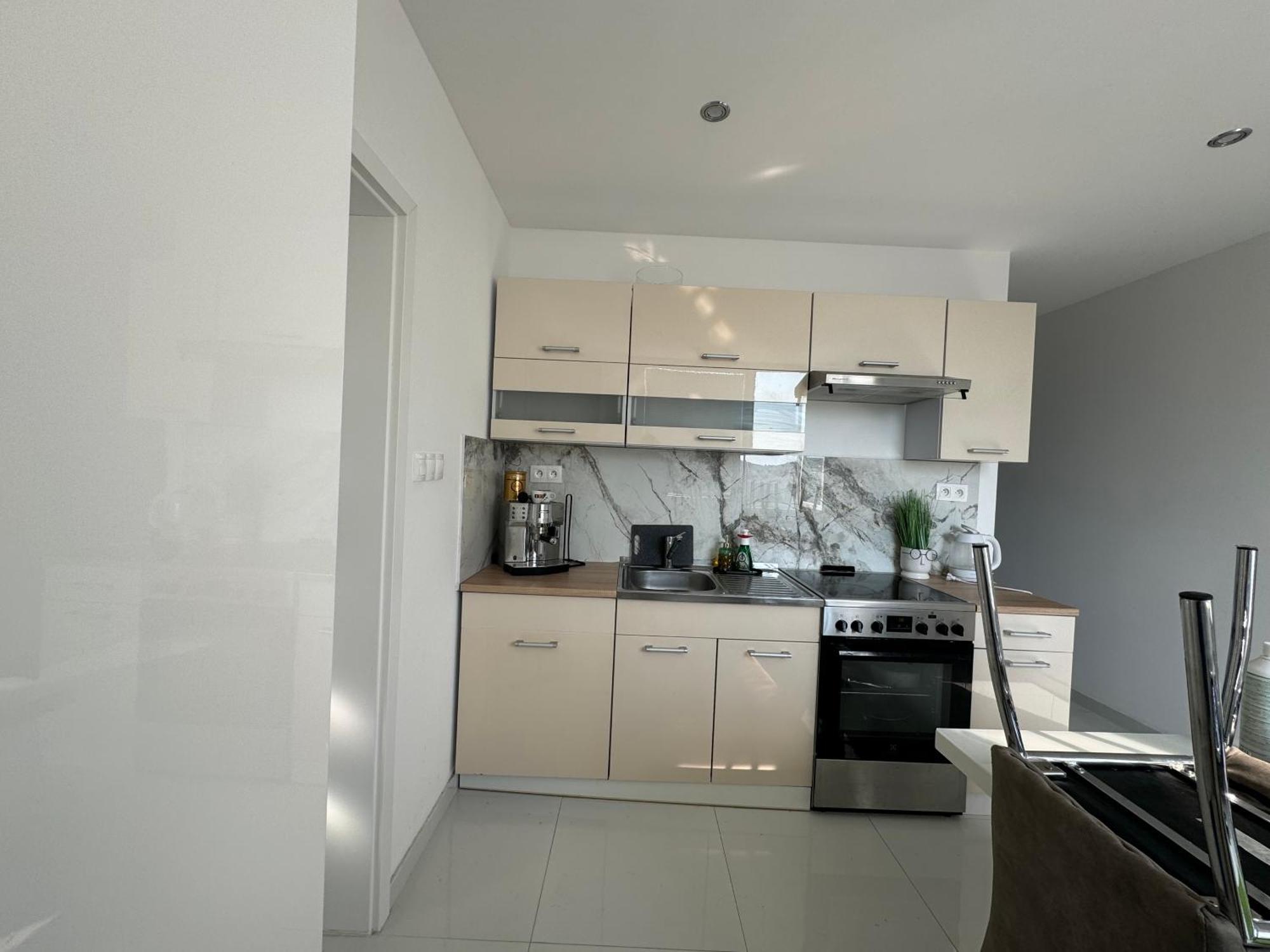 Peti Apartman Centrum Galánta Kültér fotó